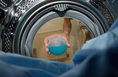 Persil Żel do prania color detergent do Czarnych i Ciemnych Tkanin 1,25L Persil Żel do prania color detergent do Czarnych i Ciemnych Tkanin 1,25L